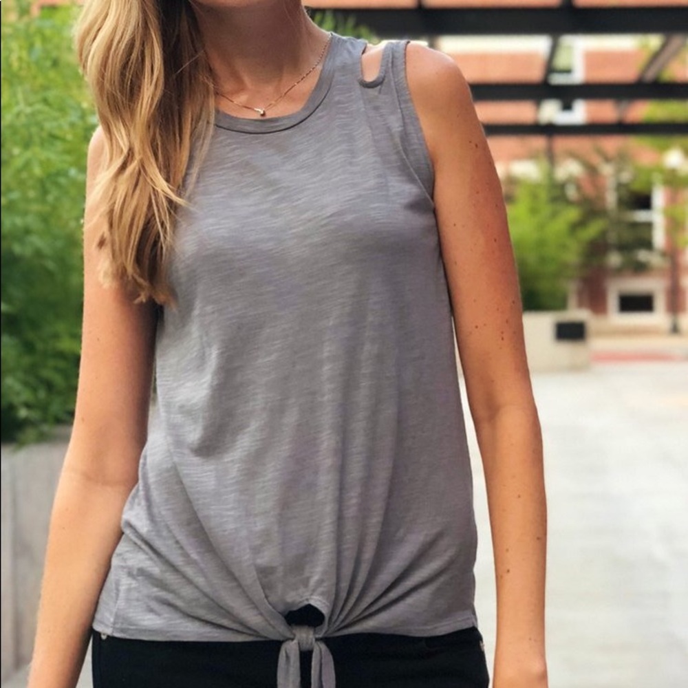 Knotted Tank